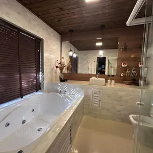  Casa de Férias Arthi - Lindo Loft Recanto Dos Passarinhos Com Hidromassagem!